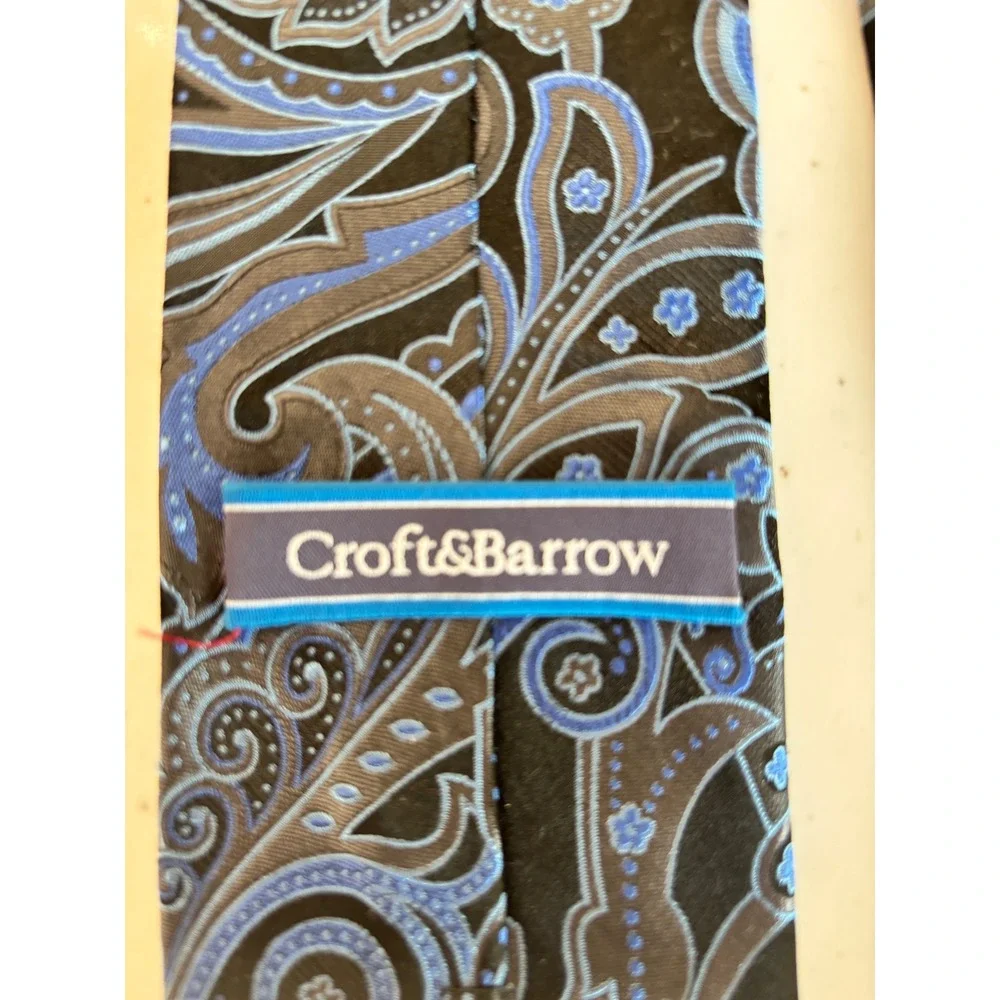 Croft & Barrow Mens Silk Necktie Blue Grey Black Paisley Hand Made Classic Tie